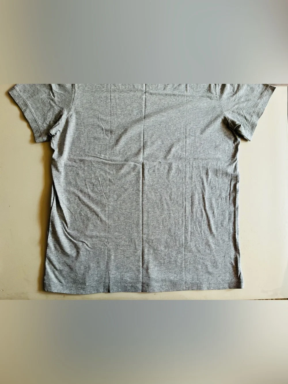 J. Crew Men’s Broke-in Short-sleeve T-shirt. L. New without the tags.